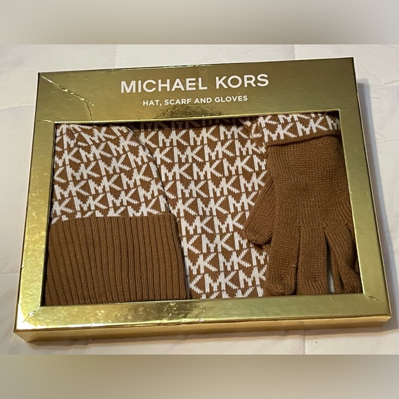 Michael Kors Logo Camel/Tan Gloves, Hat and Scarf Set - Picture 5 of 6